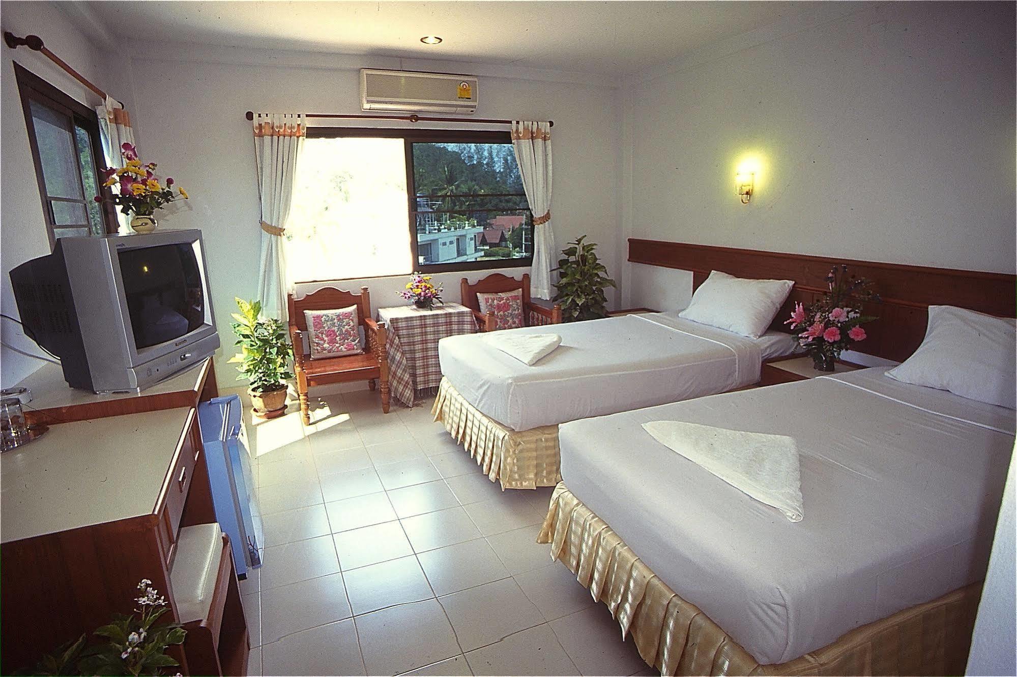 J Apartment Ao Nang エクステリア 写真