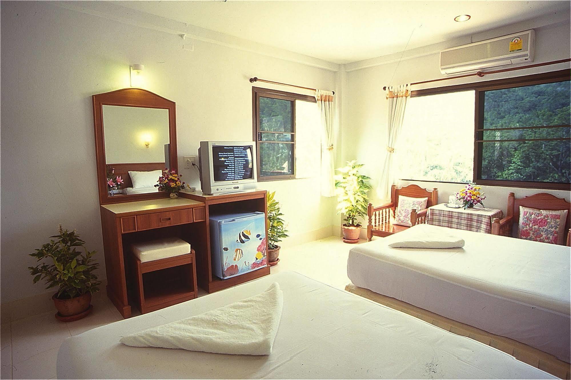 J Apartment Ao Nang エクステリア 写真
